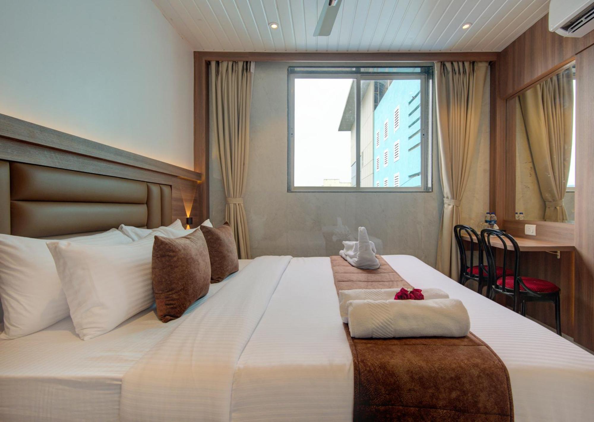 Hotel Galaxy Inn 纳威孟买 外观 照片